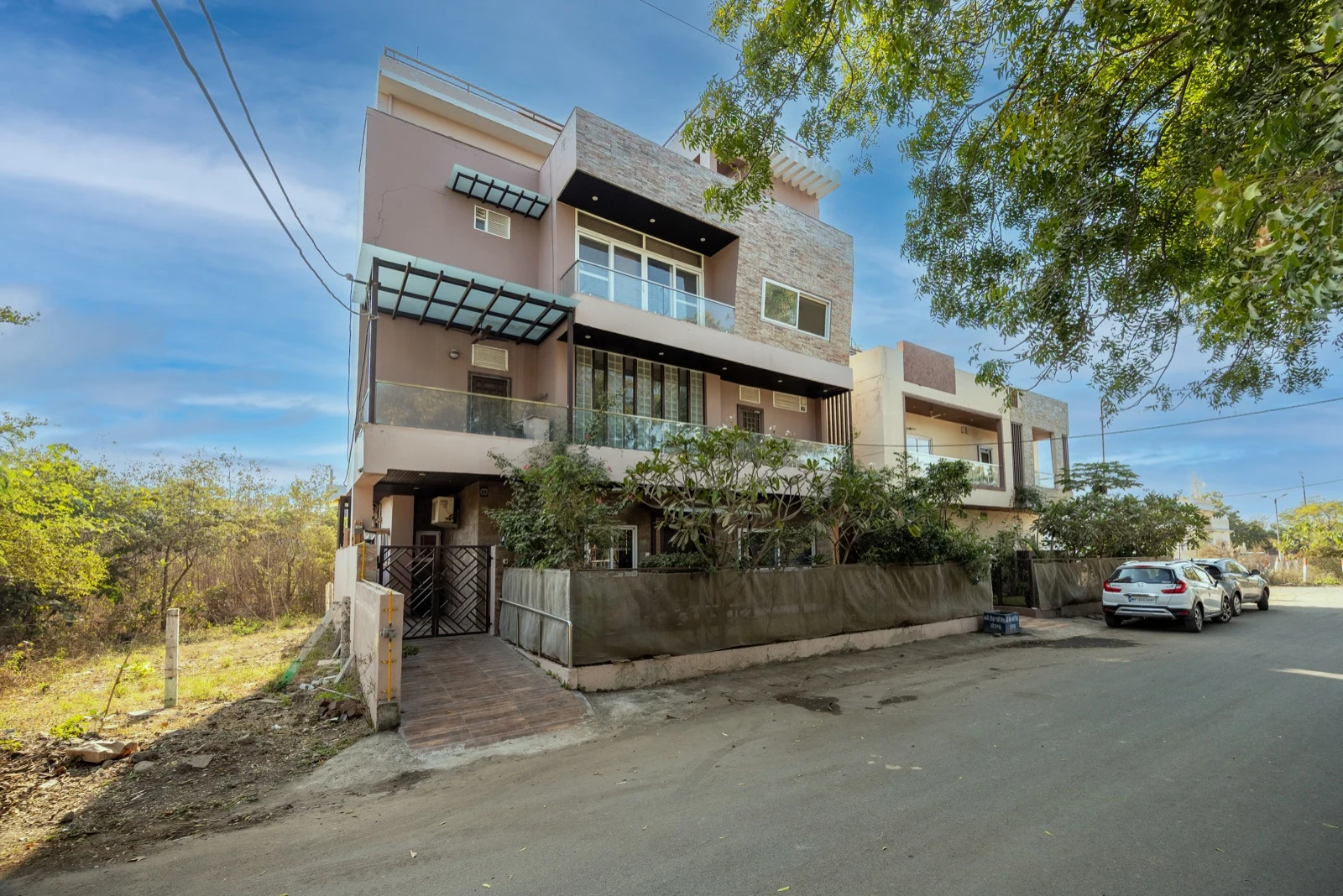 Project V — view 1