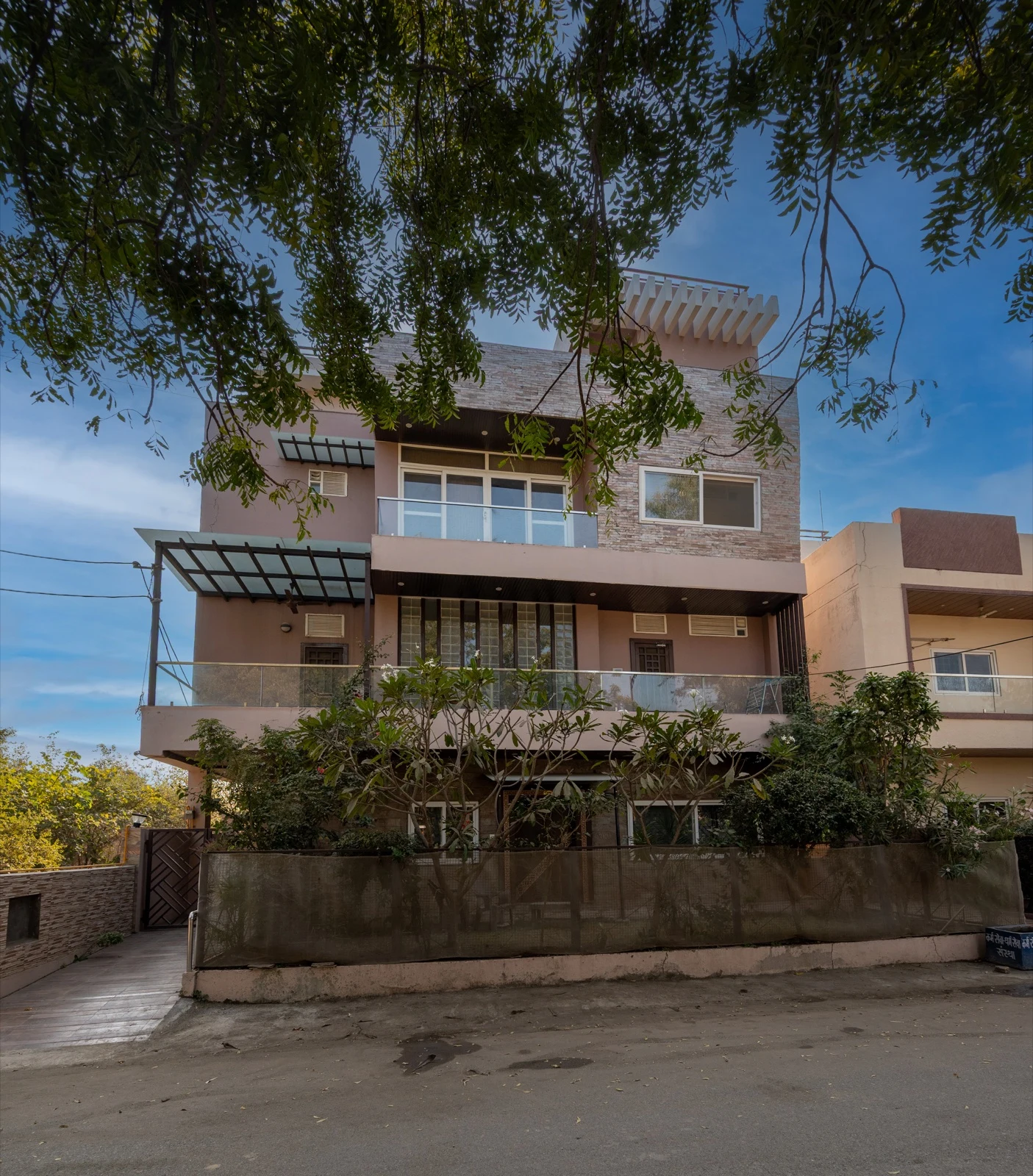 Project V — view 2